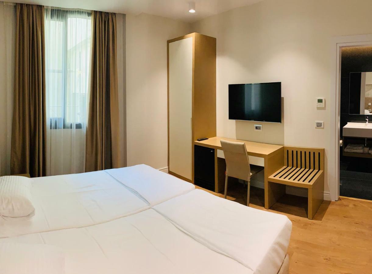 Marina Premium Hotel & Apartment Vlore Luaran gambar